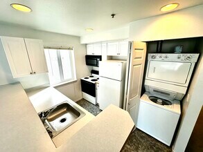 931 N 86th St, Unit 201 in Seattle, WA - Building Photo - Building Photo