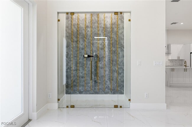 11116 Palmetto Ridge Dr in Naples, FL - Building Photo - Building Photo