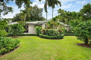 648 Sevilla Ave in Coral Gables, FL - Building Photo