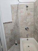 2519 Curtis St, Unit 2 in East Elmhurst, NY - Building Photo - Building Photo
