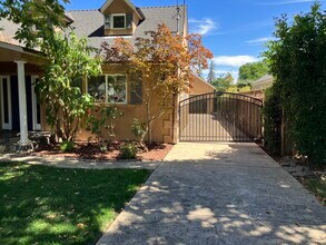 1466 Iris Ct in San Jose, CA - Foto de edificio - Building Photo