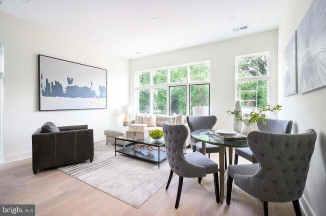 1018 Douglas St NE in Washington, DC - Building Photo - Building Photo