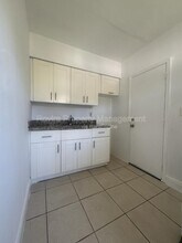 1592 NW 56th St in Miami, FL - Building Photo - Building Photo
