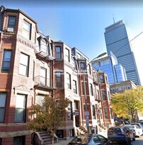 31 Gloucester St, Unit 3F in Boston, MA - Building Photo