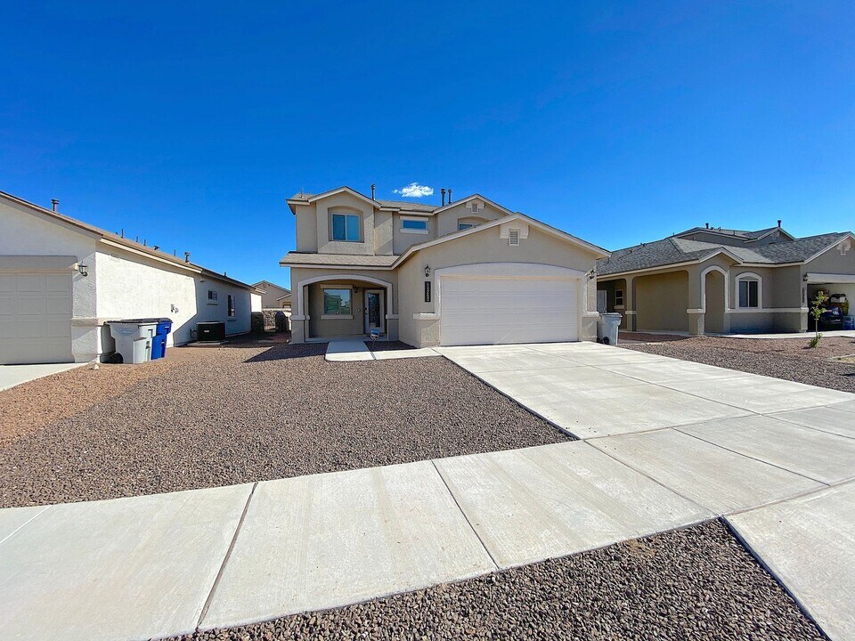 14252 Earl Chokiski in El Paso, TX - Building Photo