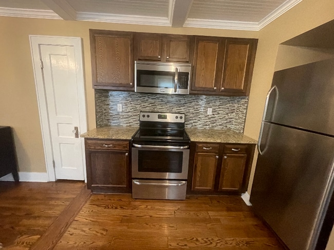 1811 Dimple Ct in Columbia, TN - Foto de edificio - Building Photo