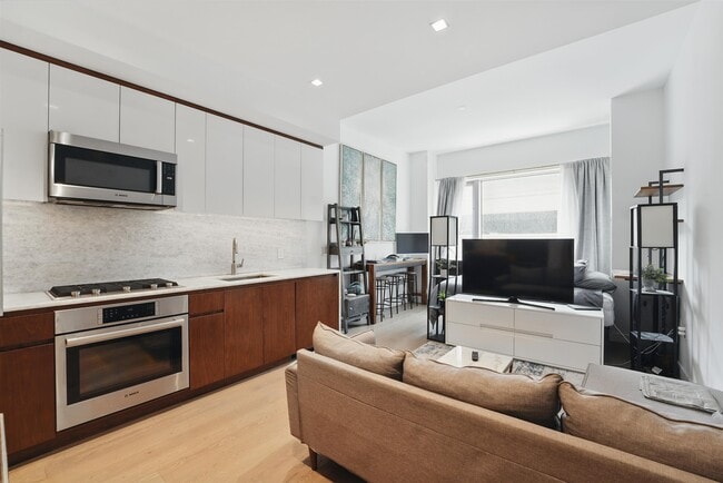 property at 75 Park Ln S