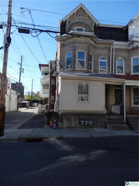 property at 26 N Madison St