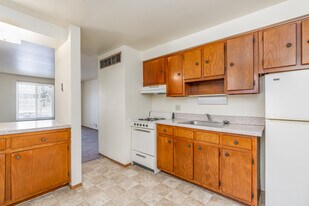 353 E 13th Ave in Columbus, OH - Building Photo