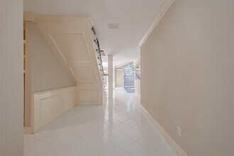 365 Champions Colony III St in Houston, TX - Building Photo - Building Photo