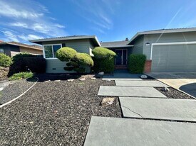 1962 Evergreen Ave in San Leandro, CA - Building Photo