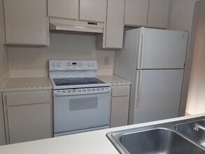 4617 80th St NE in Marysville, WA - Foto de edificio - Building Photo