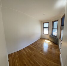 234 Cypress St, Unit 1 in Brookline, MA - Building Photo - Building Photo