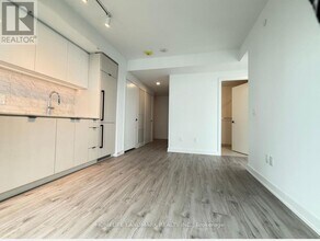 252 Church St in Toronto, ON - Building Photo - Building Photo