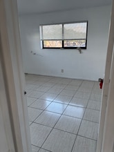 5940 NW 16th Pl in Sunrise, FL - Building Photo - Building Photo