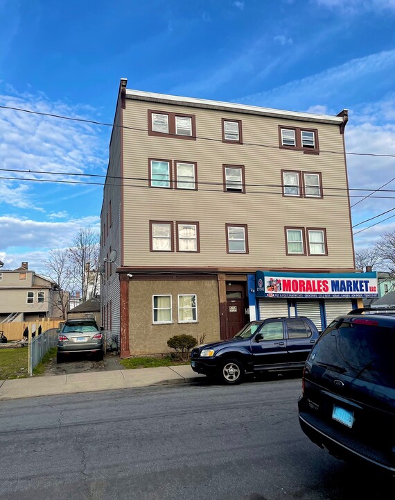 855 Kossuth St in Bridgeport, CT - Building Photo