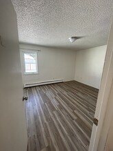 8531 Golden St, Unit Apt 1 in Anchorage, AK - Building Photo - Building Photo
