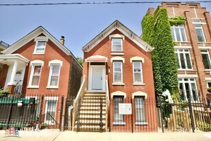 1624 W Beach Ave, Unit A09C in Chicago, IL - Building Photo
