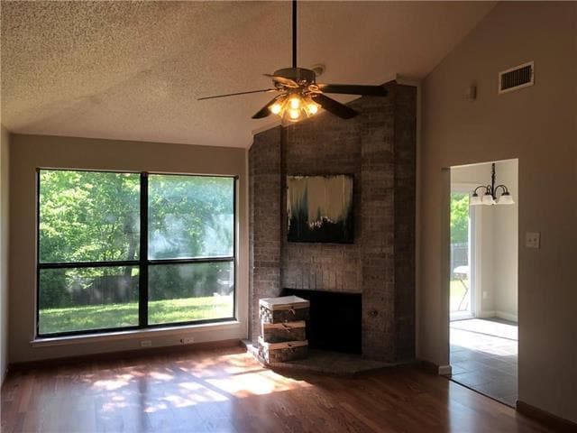 702 Creekside Dr in Euless, TX - Building Photo - Building Photo