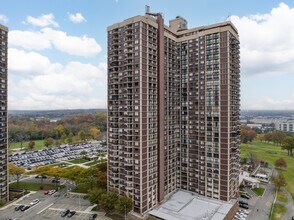 North Shore Towers in Floral Park, NY - Building Photo - Building Photo