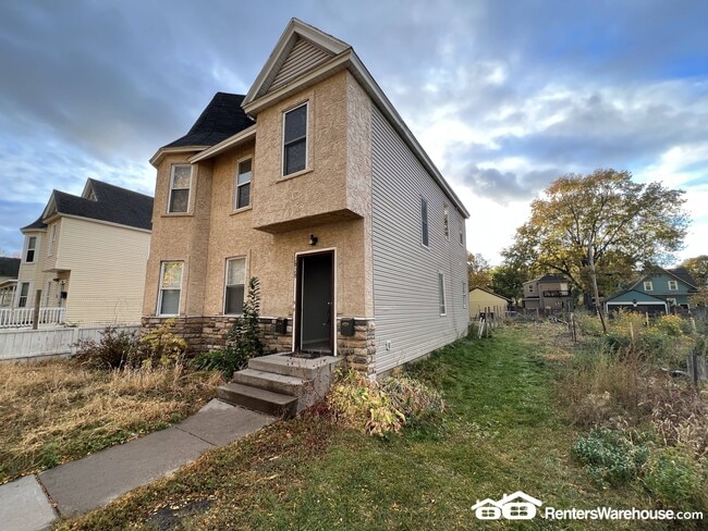 2828 15th Ave S in Minneapolis, MN - Building Photo - Building Photo