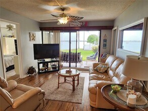 6291 Bahia Del Mar Cir, Unit O110 in St. Petersburg, FL - Building Photo - Building Photo