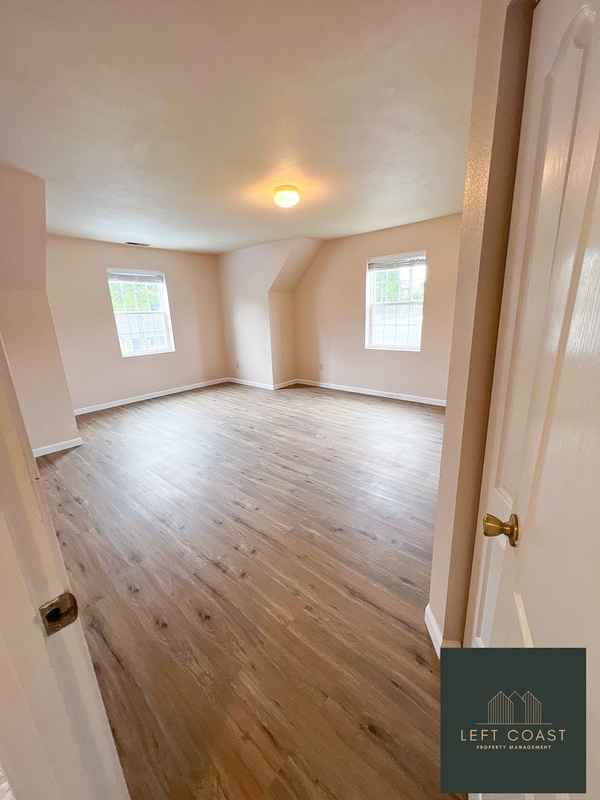 6314 SW Harbor Ave in Lincoln City, OR - Foto de edificio - Building Photo