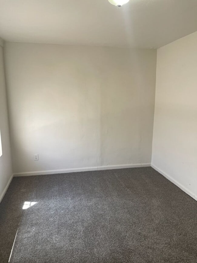 128 S Western Ave in Hemet, CA - Building Photo - Building Photo