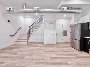 375 Monmouth St in Jersey City, NJ - Building Photo - Building Photo