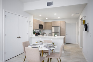 Sandlake Mirage in Orlando, FL - Building Photo