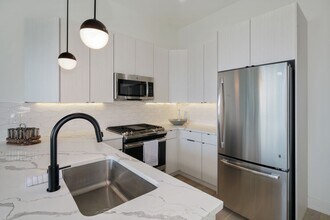 2033 S 20th St in Philadelphia, PA - Building Photo - Building Photo