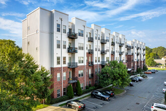 2338 Yadkin Ave in Charlotte, NC - Building Photo - Primary Photo