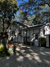 1931 Lakeshore Rd in Sarnia, ON - Building Photo - Building Photo