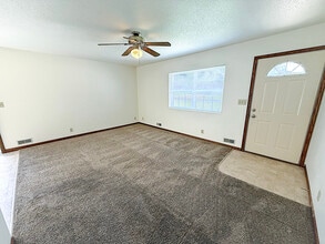 2101 Mittelstadt Ln in Eau Claire, WI - Building Photo - Building Photo