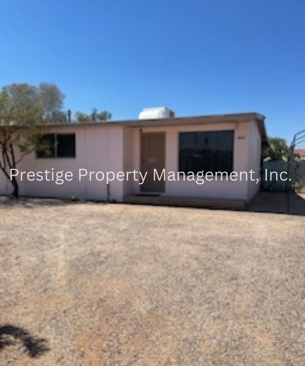 1801 N Bell Ave in Tucson, AZ - Building Photo