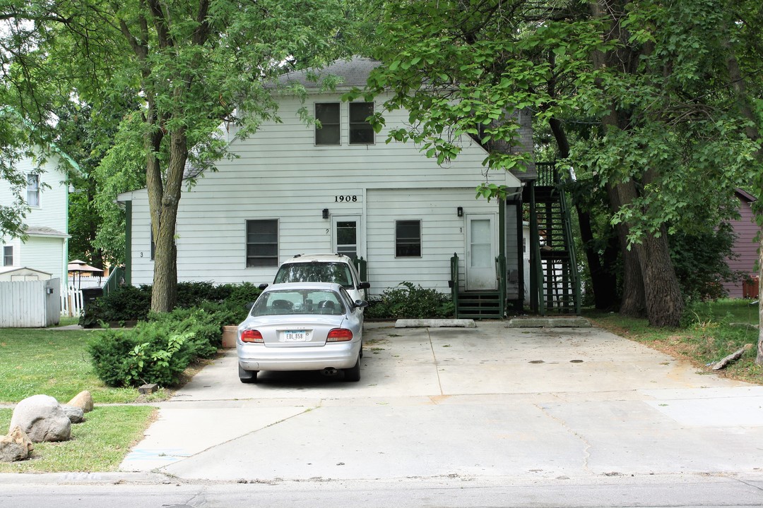 1908 Arlington Ave in Des Moines, IA - Building Photo