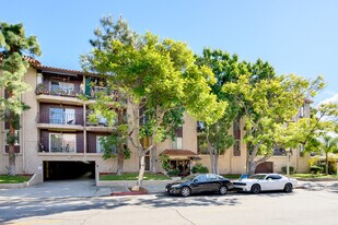 310 N Jackson St, Unit 106 in Glendale, CA - Building Photo