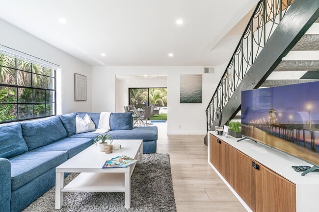 807-809 Southwest 14th Court-SI FL2-ID1475657P, Unit SI FL2-ID1475657P in Fort Lauderdale, FL - Building Photo - Building Photo