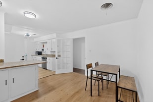 404 Nottingham Dr in Irving, TX - Building Photo