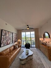 2315 NE 171st St, Unit B12 in North Miami Beach, FL - Building Photo - Building Photo