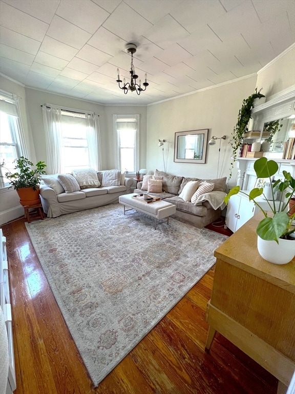 property at 667 E 8th St