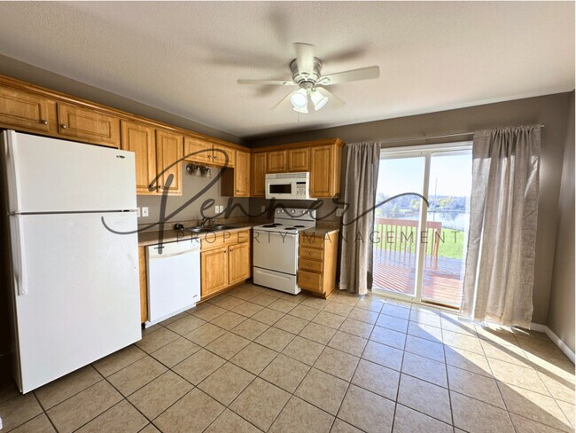 1015 NW Willow Dr in Grain Valley, MO - Building Photo - Building Photo