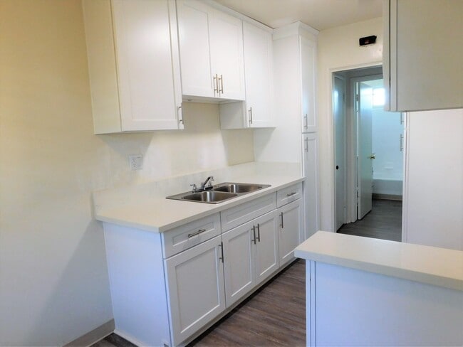 5637 Strohm Ave in Los Angeles, CA - Building Photo - Building Photo