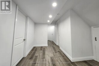 12 Ramsey Crescent in Hamilton, ON - Building Photo - Building Photo