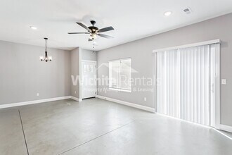 1006-1006 W 55th St S in Wichita, KS - Building Photo - Building Photo