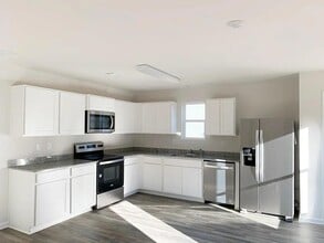 142 Queens Cir in Laurens, SC - Building Photo - Building Photo