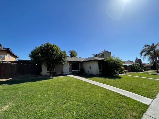 6005 Nogal Ave in Bakersfield, CA - Building Photo - Building Photo