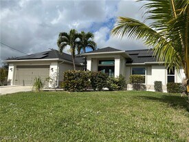 2213 SW 13th St in Cape Coral, FL - Building Photo