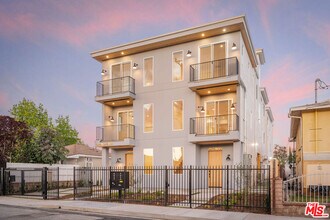 5246 Auckland Ave in Los Angeles, CA - Building Photo - Building Photo