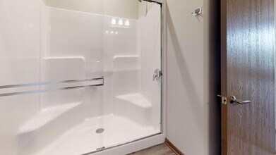 N115W16170 Saxony Village Blvd in Germantown, WI - Building Photo - Building Photo